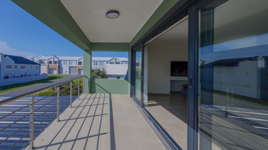4 Bedroom Property for Sale in Struisbaai Western Cape